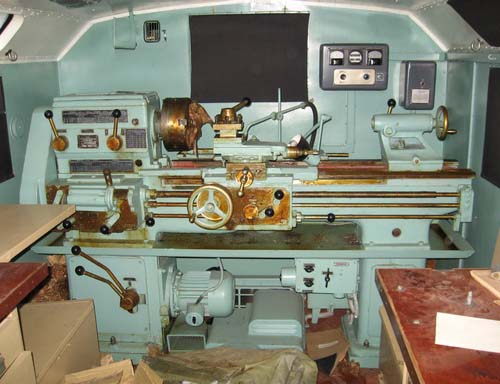 ЛТ-10, ЛТ-11 Загальний вигляд токарно-гвинторізного верстата Загальний вигляд універсального токарно-гвинторізного верстата ЛТ-10, ЛТ-11